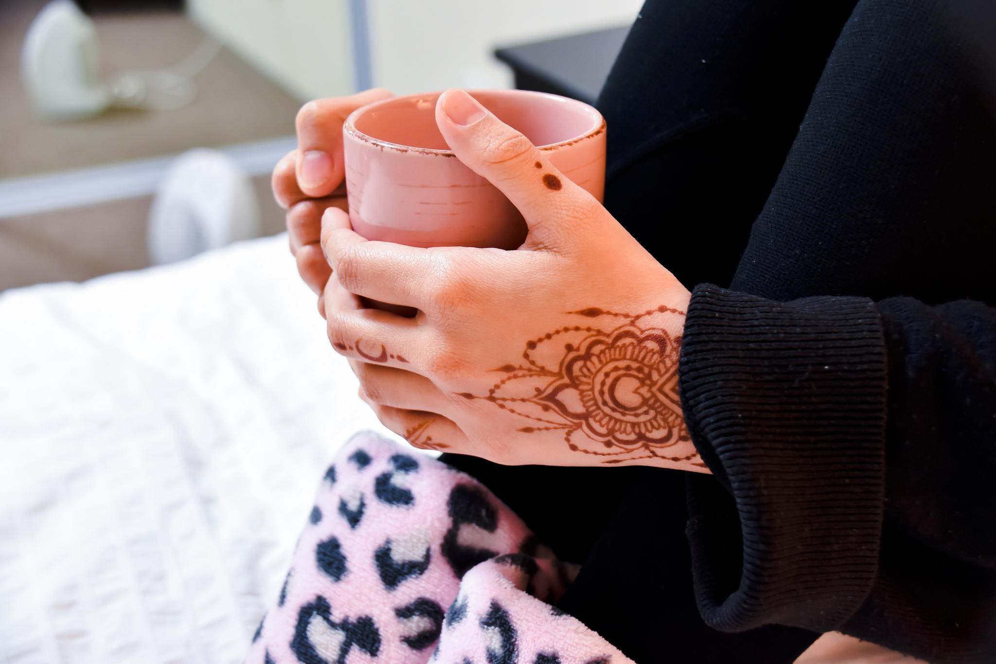 Khennaartist - HENNA AFTERCARE: Hey guys I did this henna design on her my  friend other day during @muslimshoppingfest show 2019. Henna cones:  @aminamalikhenna Henna inspiration: @khairhenna Henna aftercare spray:  @redhenna Thank